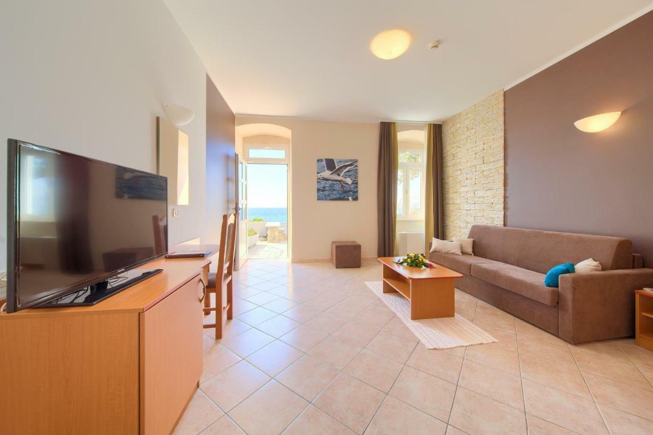 Villa Tamaris - Hotel Resort Drazica Krk Town Extérieur photo